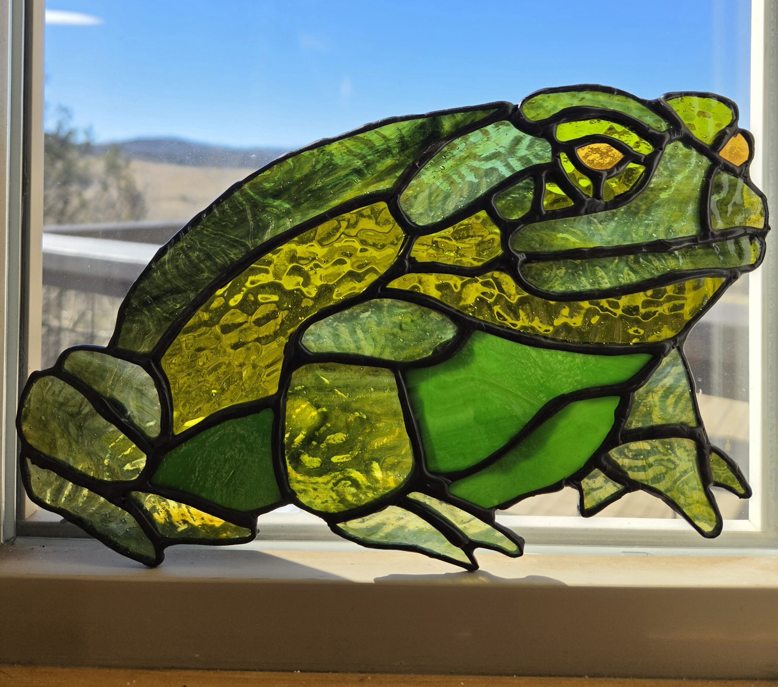 Green Toad Stained Glass | 9.5 × 6 Inches